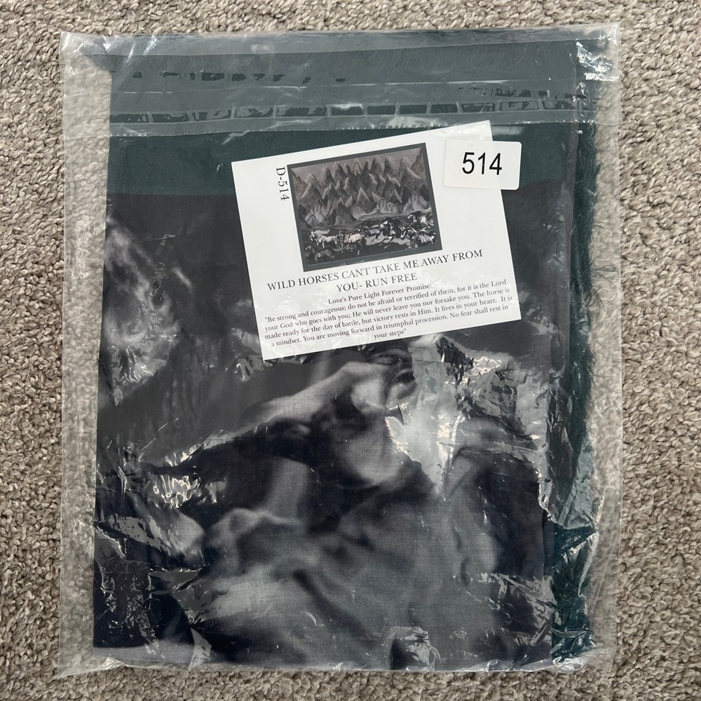 NWT Dark Green, Gray and Black Wild Horse Themed Silk Modal 140x180 cm Scarf